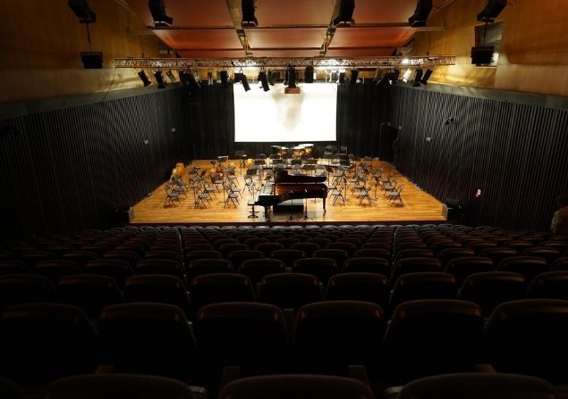 Corte de financiamento ao Auditório de Espinho gera polémica e troca de acusações na Assembleia Municipal