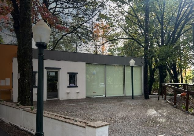 Obras não autorizadas no Café do Lago, no Parque de La Salette