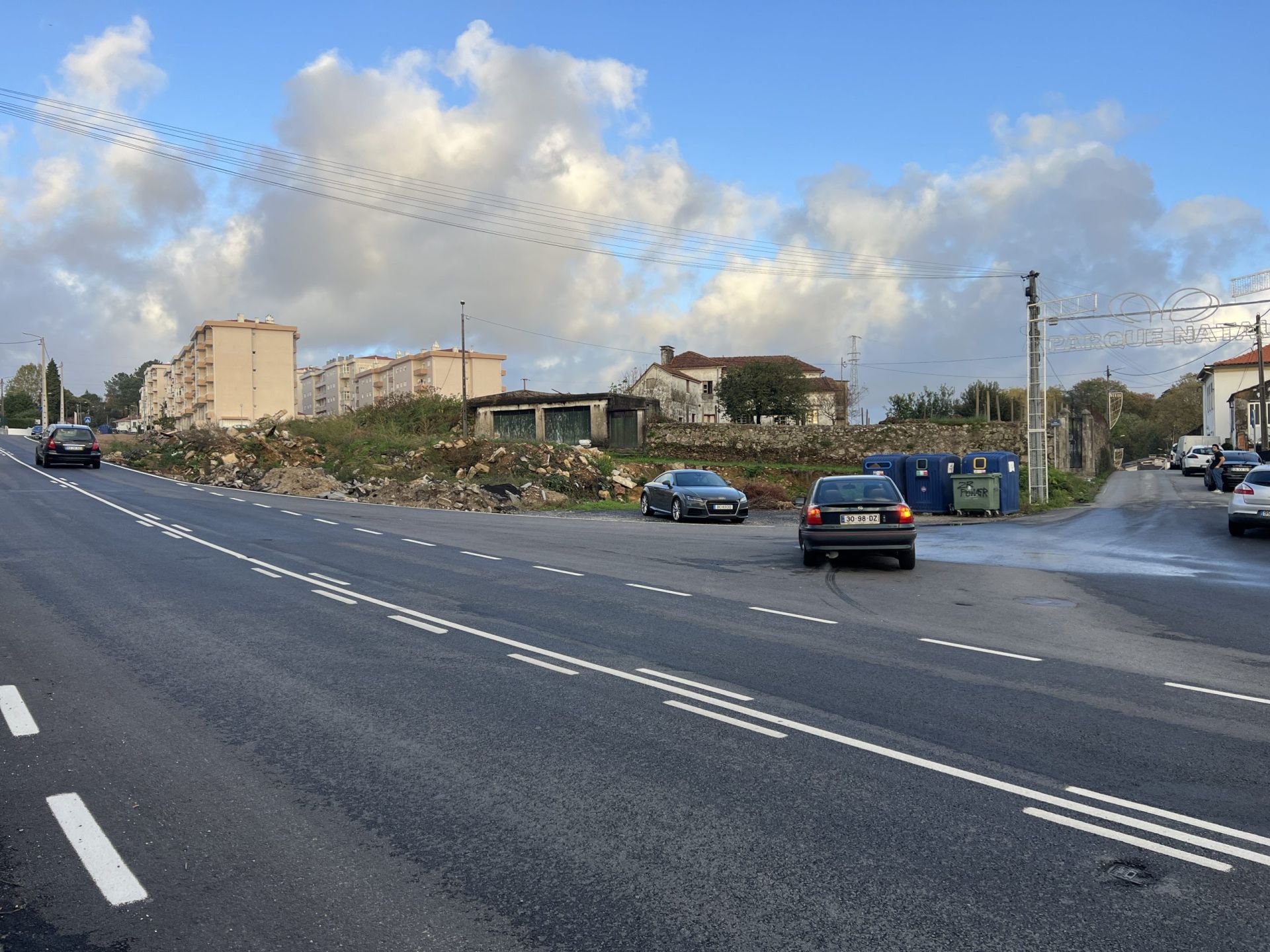 Mais de € 174 mil para execução de muros de grande dimensão pelo concelho e alargamento da entrada do Parque de La Salette