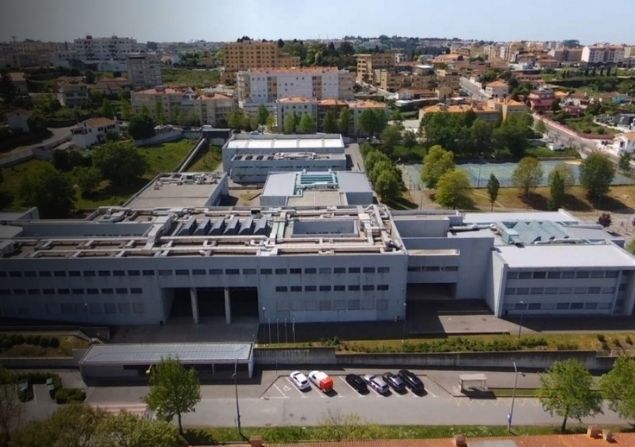 Tribunal condena Câmara de São João da Madeira em litígio com a NOS sobre internet nas escolas