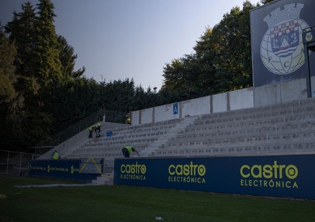 Requalificação da bancadas do Estádio Municipal de Arouca custa quase € 600 mil
