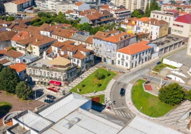 Há cada vez mais carros a circular em  Santa Maria da Feira e Azeméis. Receita de IUC disparou na última década