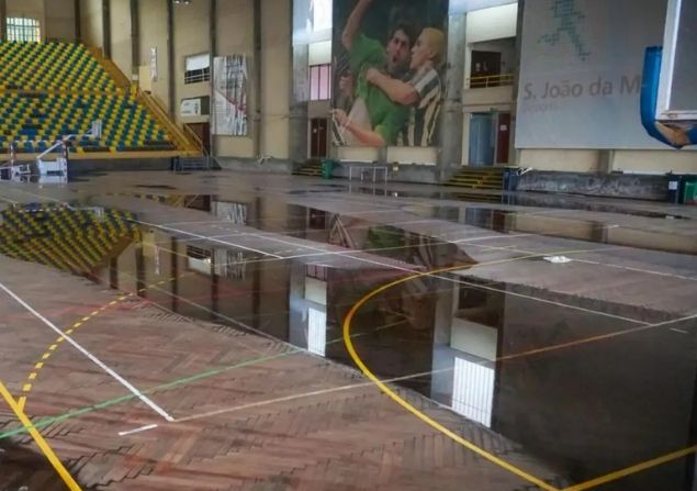 Pavilhão das Travessas em São João da Madeira encerrado sem prazo nem custos definidos e obriga clubes a treinar em escolas e no concelho de Oliveira de Azeméis